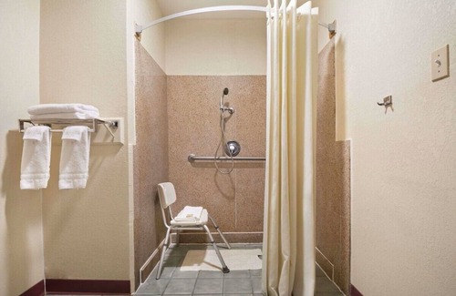 Broadmoor Hotel | Staywell Suites
