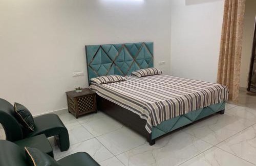 Kishangarh House | Staywell360