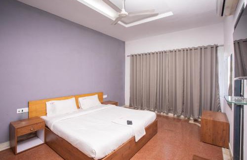 Mylapore Tiruvallikk Hotel | Stayz Inn Mylapore near light house