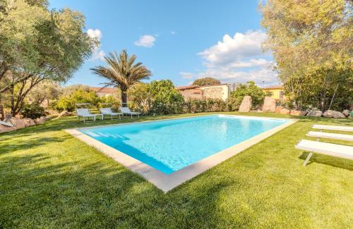 Buddittogliu Straulas Apartment | Stazzo San Teodoro Piscina Condivisa