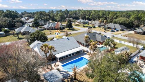 Navarre House | Stealing Happy Hours