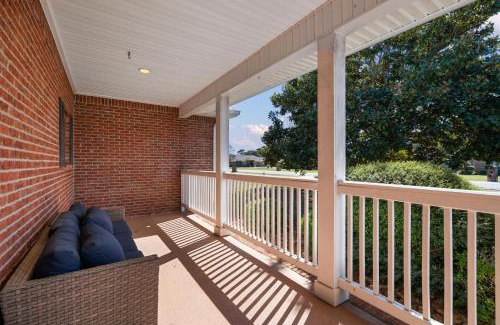 Navarre House | Stealing Happy Hours