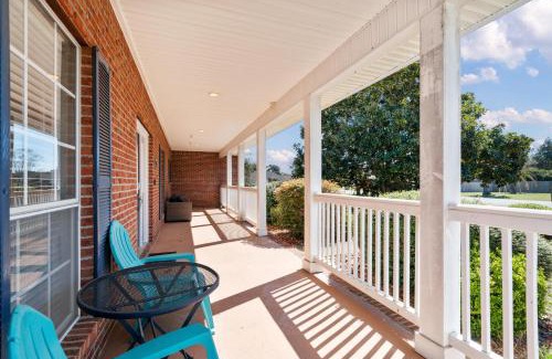 Navarre House | Stealing Happy Hours