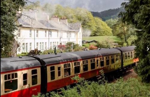 Newby Bridge House | Steam Train Cottage - Lake District Hideaway