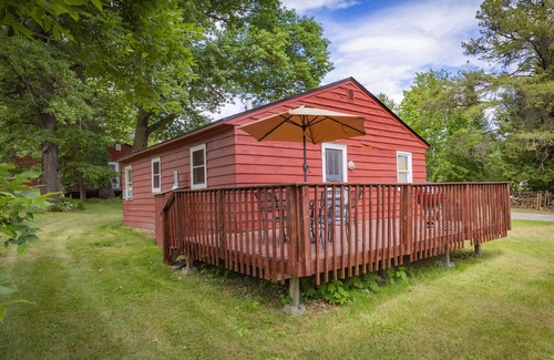 Walker Cabin | Steamboat Bay Resort Cabin 3 - small family cabin
