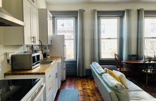 Allegheny-West House | Steeler Haven! Walk 10 min to Stadium! Free Private Park