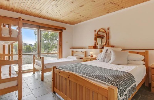 Carlton Bed & Breakfast | Steeles Island Retreat