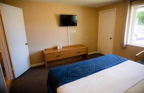 Erie Hotel | Steelhead Inn