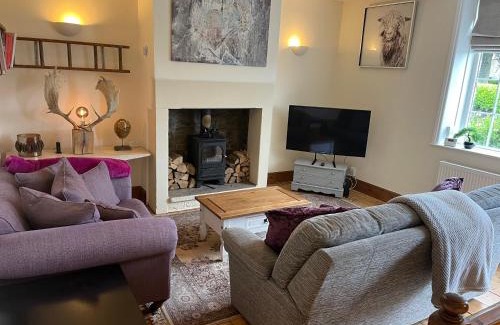 Pudsey House | Steeple View - A two bedroom 18th century cottage.