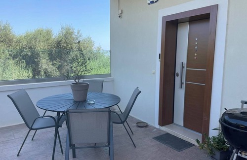 Kato Gouves Apartment | Stefanos by Hospi