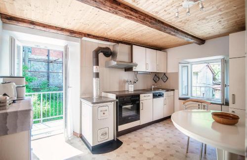 Lavorgo Apartment | Stèla - rustic house in the heart of the Leventina