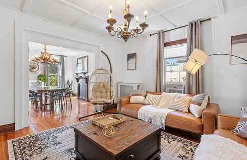 Norwich House | Stellar 4br/2ba - Views, Location & Comfort