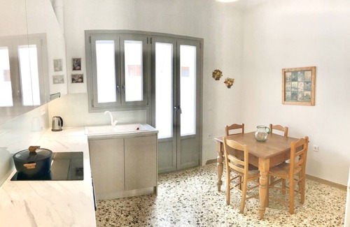 Old Town Naxos House | Stella’s Aura: 4BDRM w/comfort, style & amazing terrace in the heart of Naxos.