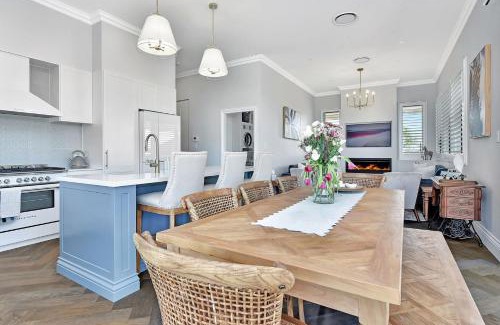 Lower Belford House | Stellaview Farmhouse, Newly Renovated in Heart of Hunter