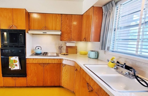 Shearer Hills - Ridgeview House | Step back in time! Grandma's MCM House is Super Cool!