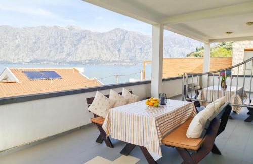 Donji Stoliv Apartment | Step to Kotor bay St-oliv
