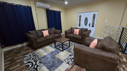Georgetown Apartment | Stephens Ventures,9 mins from National Stadium, New home with Jacuzzi