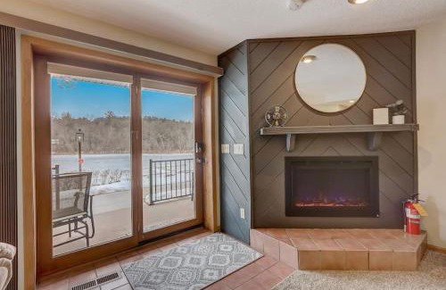Wisconsin Dells House | Stephs Waterfront Retreat Sunset Cove 303