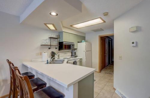 Wisconsin Dells House | Stephs Waterfront Retreat Sunset Cove 303