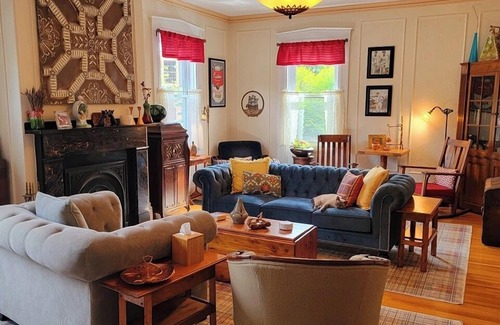 Salem Bed & Breakfast | Stepping Stone Inn