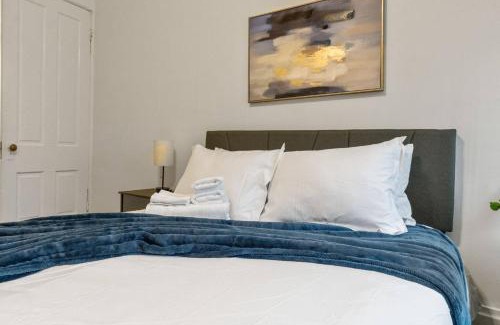 University District House | Steps 2 High ST - BIG Patio - Private parking- OSU