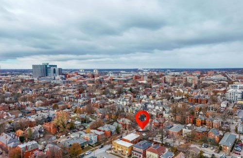 University District House | Steps 2 High ST - BIG Patio - Private parking- OSU