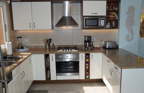 Oranjestad-West Condo | Steps away from beautiful Eagle Beach