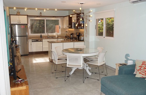 Oranjestad-West Condo | Steps away from beautiful Eagle Beach