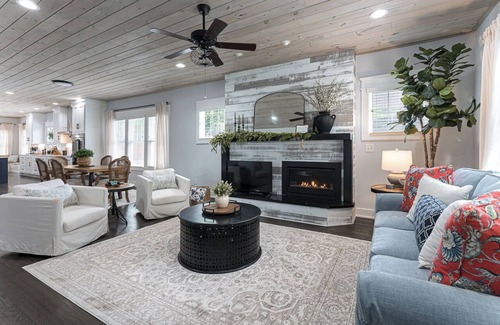 Murphy House | Steps away from historic Downtown Murphy!