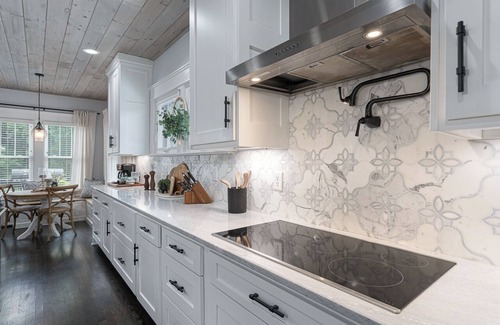 Murphy House | Steps away from historic Downtown Murphy!