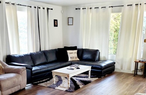 Vernon House | Steps away from the Turquoise Waters of Kalamalka Lake
