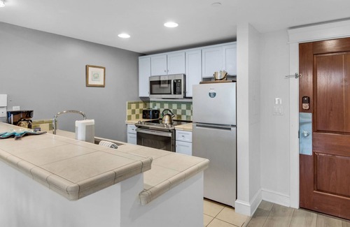 Baytowne Wharf Condo | Steps From Baytowne Wharf With Pool & Private Beach Access