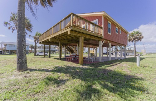Bermuda Beach Cottage | Steps from Beach! Pet friendly home with an abundance of beach and ocean views