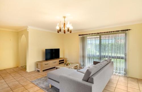 Robertson House | Steps from Mall Super Convenient 3BR Cozy House