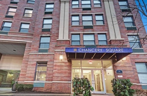 Morristown Apartment | Steps from NJ Transit 1 BR | near Center of Town