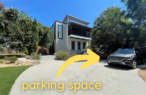 Athens Condo | Steps from Restaurants, Bars & Health Campus