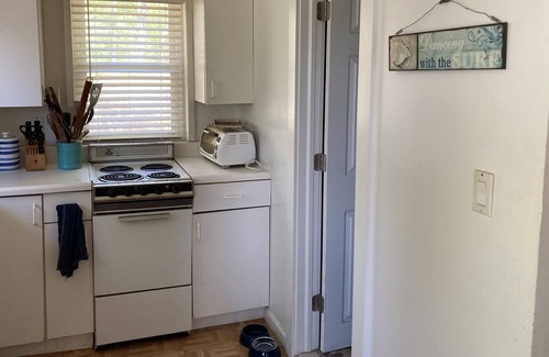 Baiting Hollow House | Steps from the beach, enjoy beautiful sunsets over the Long Island Sound.