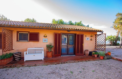 Fonte Blanda Apartment | steps from the ocean