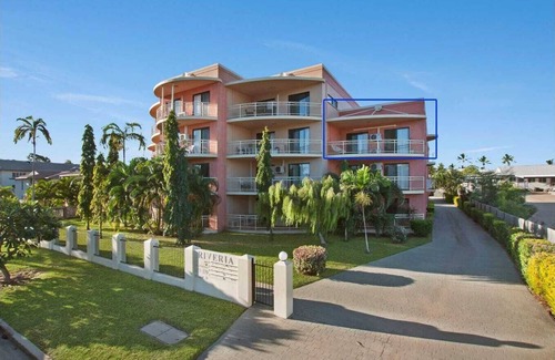 North Ward Apartment | Steps from The Strand 2BR & 2BA Riviera Retreat, Pool & Castle Hill Views