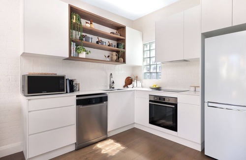 Newcastle East House | Steps to Beach, Bites and Bars. Squeaky clean stay!