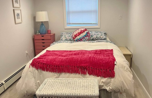 East Atlantic Beach Apartment | Steps to beautiful beach