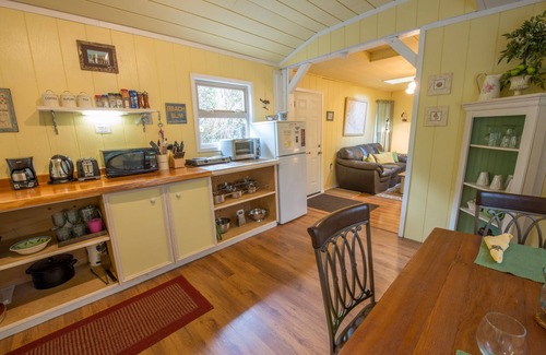 Tofino Cabin | Steps to Chesterman Beach, Surf Shack is a cozy cottage with a private Hot Tub