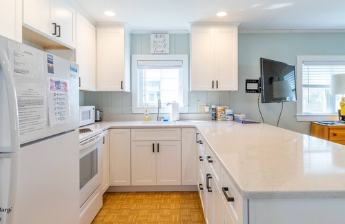Ogunquit House | Steps to Footbridge Beach in Ogunquit, one bedroom house that sleeps four.
