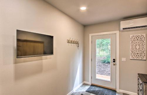 Pierce County Apartment | Steps to Foothills Trail Unique Carbonado Studio
