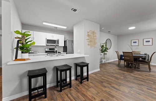 West San Antonio House | Steps to Lackland AFB & SeaWorld
