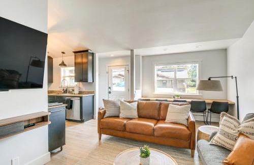 Pagosa Springs House | Steps to Lake and Kayaks Remodeled Townhome with AC