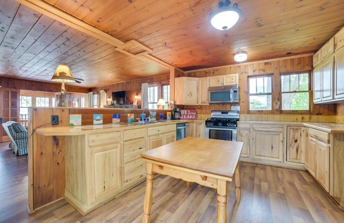 Cedarville Cabin | Steps to Lake: Cedarville Cabin 12 w/Shared Perks