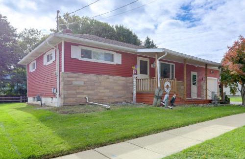 Sandusky House | Steps to Lake Erie! Cedar Point Home Base with Deck