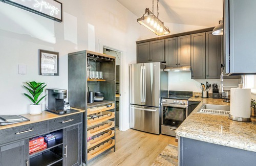 Pagosa Springs House | Steps to Lake + Kayaks: Remodeled Townhome with AC