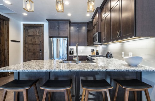 Park City Condo | Steps to Lift: Stay at the WOW Unit: Luxury Mountain View Penthouse: Pool + Spa